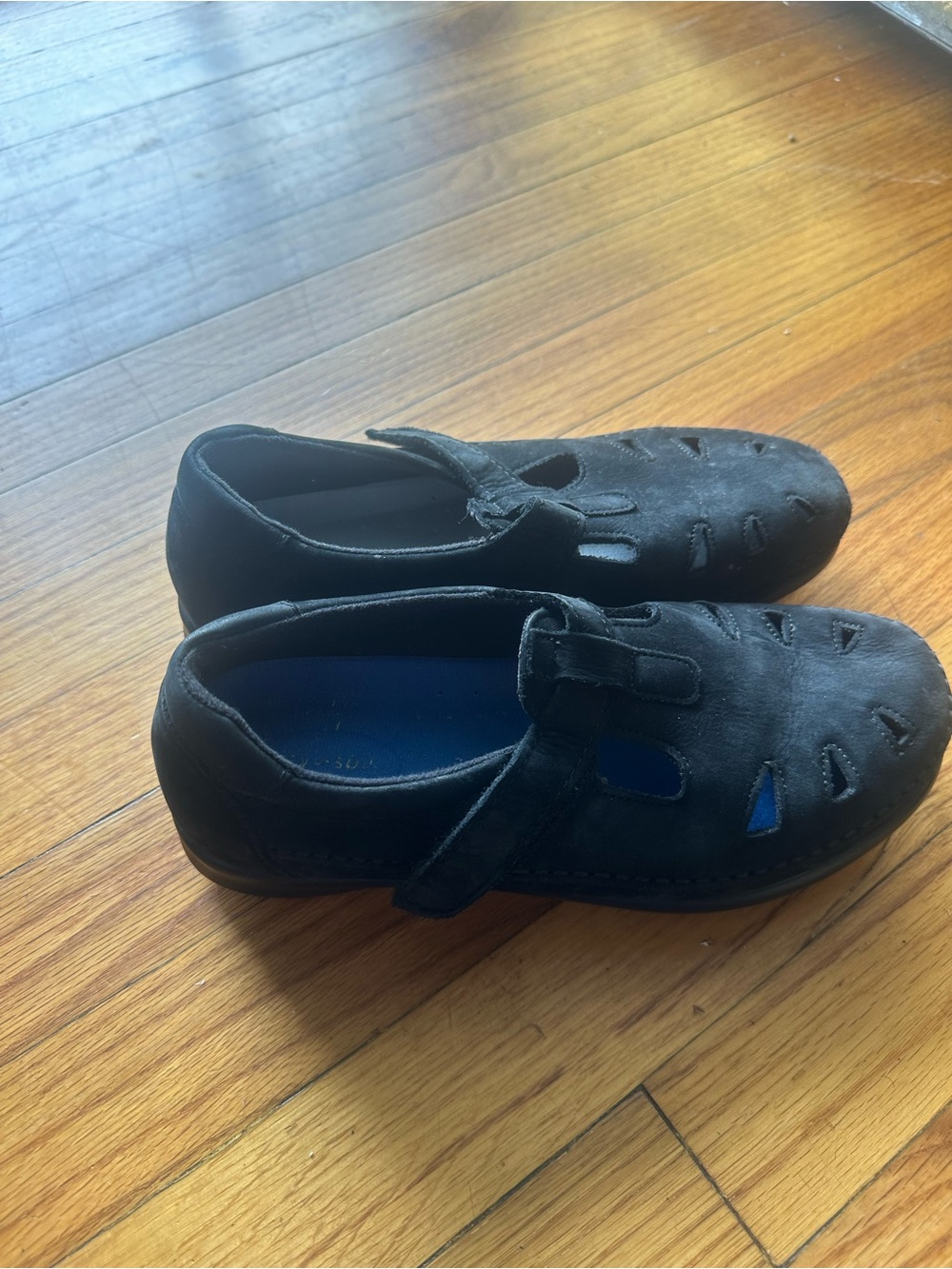 SAS Roamer Black Leather Comfort Shoes Strap Cutout Walking 7W Supportive